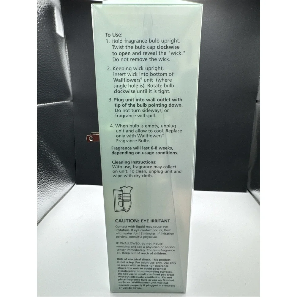 Bath & Body Works Wallflowers White Barn‎ Candle Cucumber Melon Retired Rare NIP